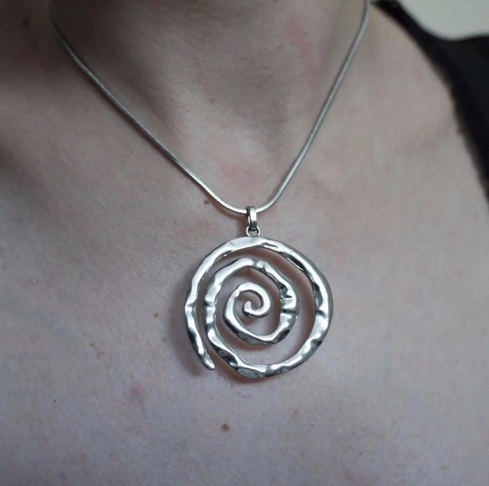 Y2K Retro Vortex Necklace For Women Man Fashion Party Rock Jewelry Accessory Gift Pentagram Vortex Sun Mysterious Hippie Choker