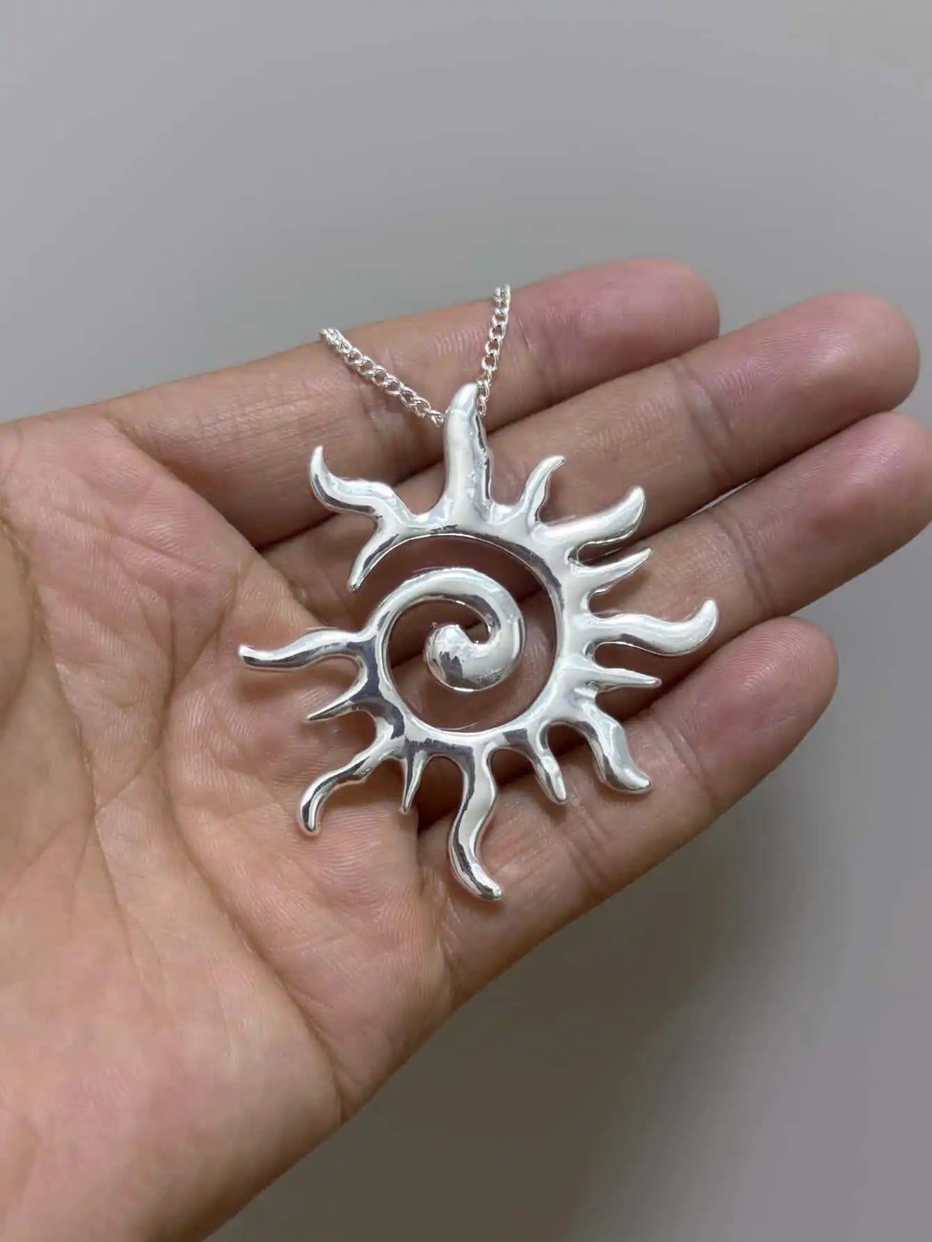 Y2K Retro Vortex Necklace For Women Man Fashion Party Rock Jewelry Accessory Gift Pentagram Vortex Sun Mysterious Hippie Choker