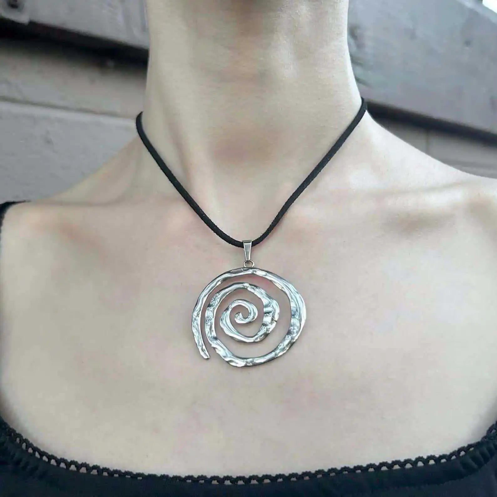Y2K Retro Vortex Necklace For Women Man Fashion Party Rock Jewelry Accessory Gift Pentagram Vortex Sun Mysterious Hippie Choker