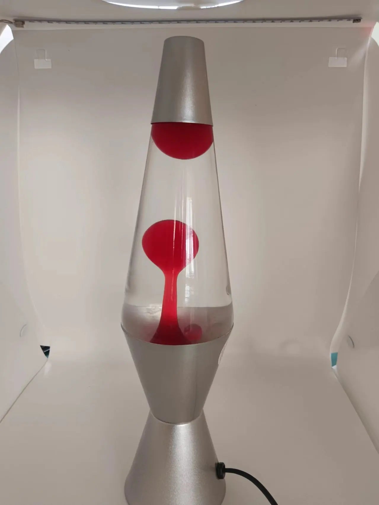 Psychedelic Lava Lamp – Retro Glow Vibes (requires voltage converter for US use)