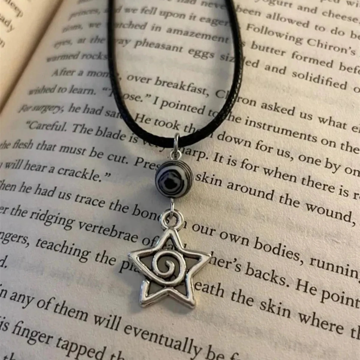 Y2K Retro Vortex Necklace For Women Man Fashion Party Rock Jewelry Accessory Gift Pentagram Vortex Sun Mysterious Hippie Choker