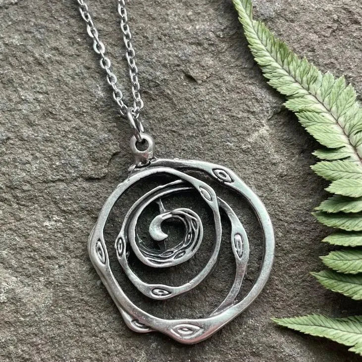 Y2K Retro Vortex Necklace For Women Man Fashion Party Rock Jewelry Accessory Gift Pentagram Vortex Sun Mysterious Hippie Choker