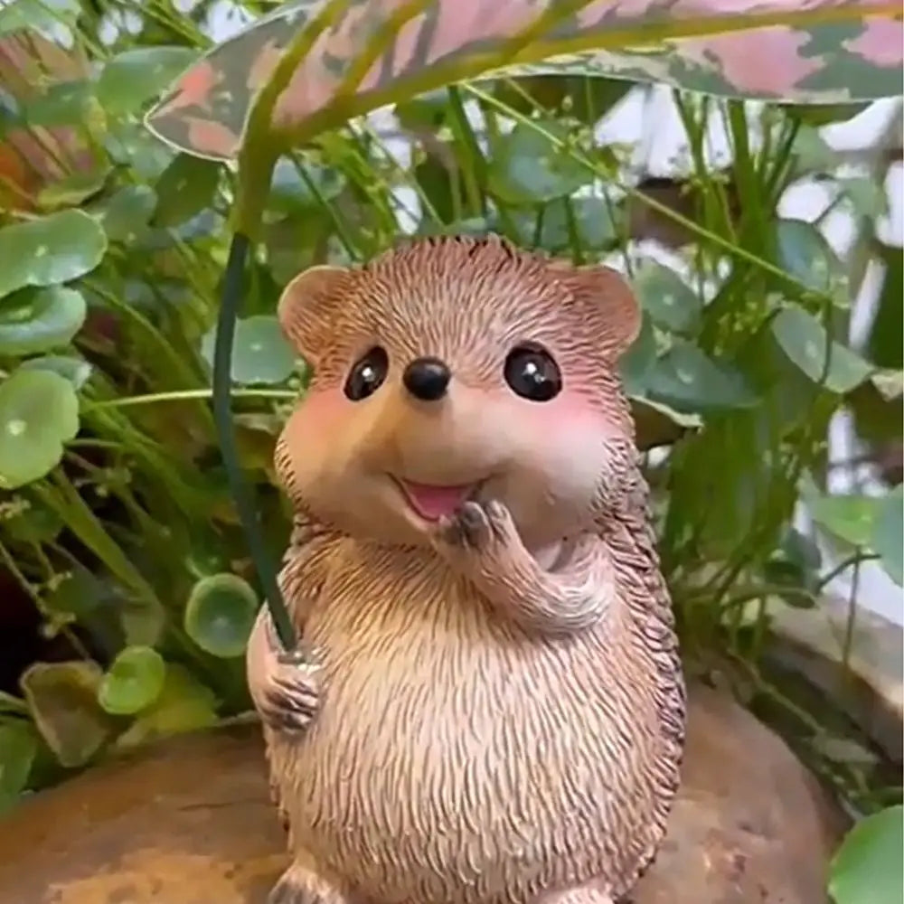 Cute Leaf Umbrella Hedgehog Figurine Weatherproof Resin Garden Hedgehog Statue Handmade Small Hedgehog Sculpture Patio Decor