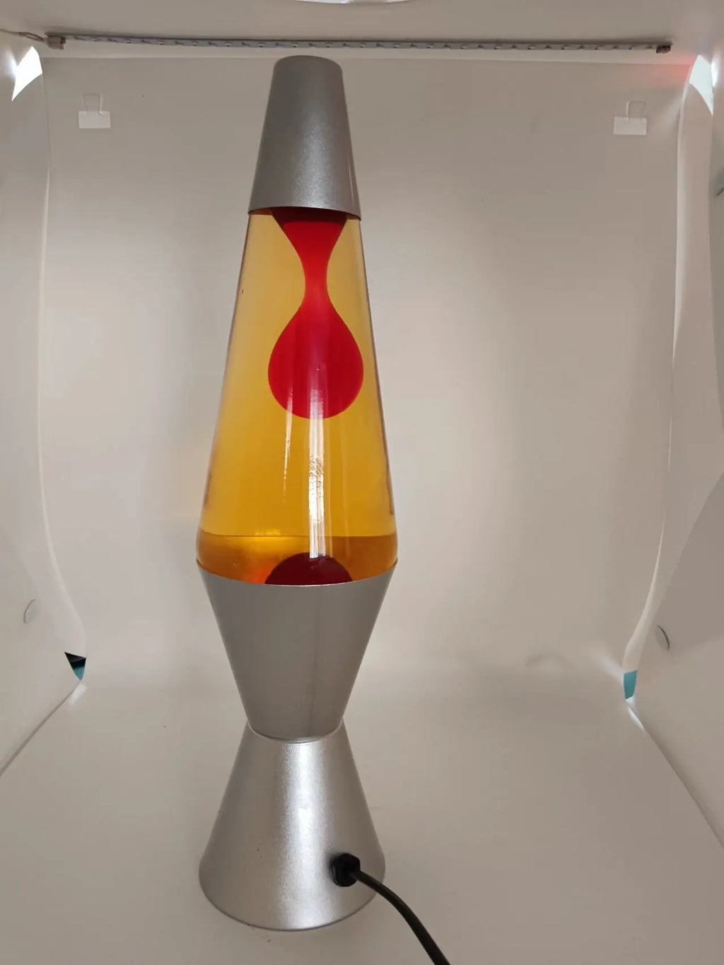 Psychedelic Lava Lamp – Retro Glow Vibes (requires voltage converter for US use)