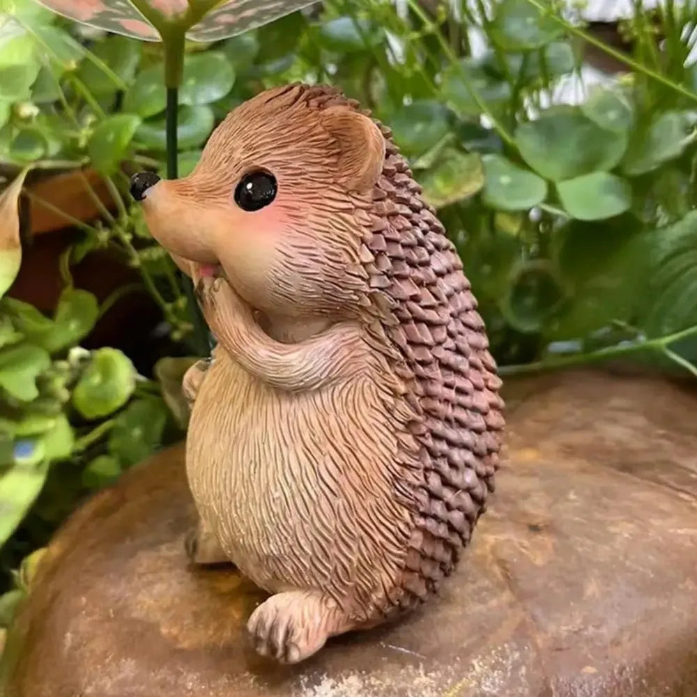 Cute Leaf Umbrella Hedgehog Figurine Weatherproof Resin Garden Hedgehog Statue Handmade Small Hedgehog Sculpture Patio Decor